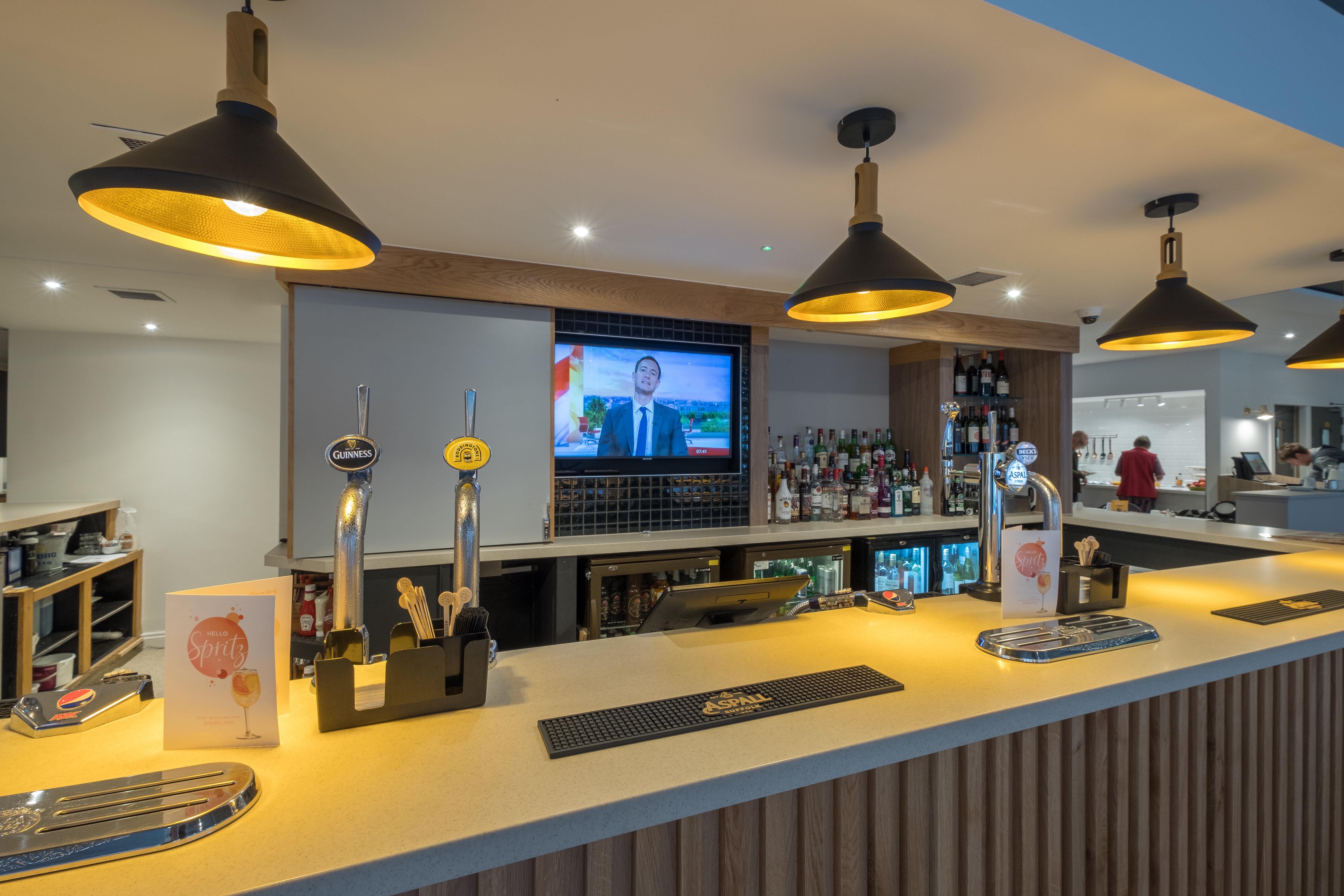 Holiday Inn Swindon By Ihg Exterior foto