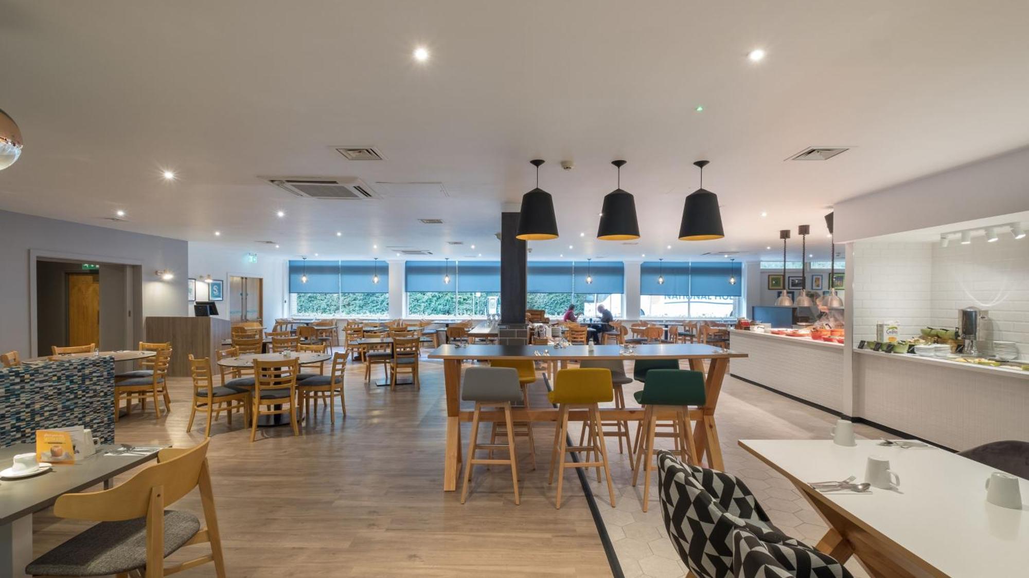 Holiday Inn Swindon By Ihg Exterior foto